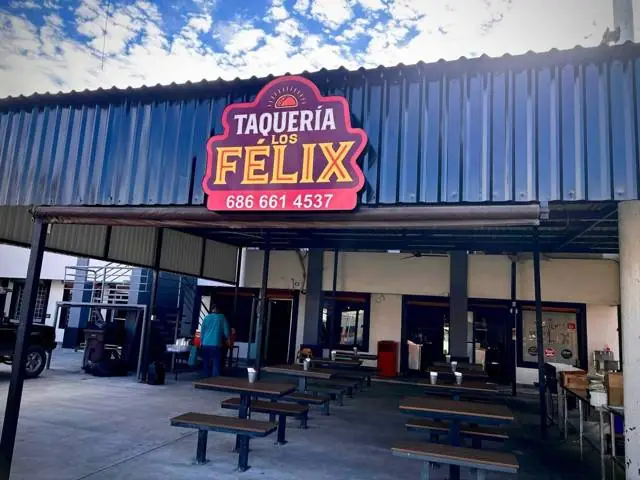 Caja de luz para Taquería Los Félix