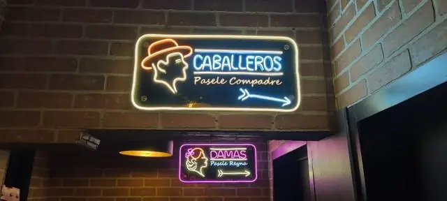 Letrero neón personalizado en Mexicali