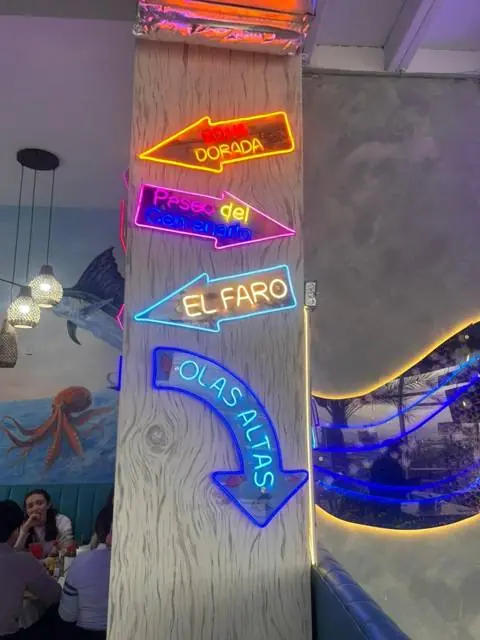 Letrero neón personalizado en Mexicali