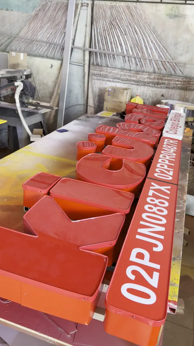 Fabricación de letras channel iluminadas
